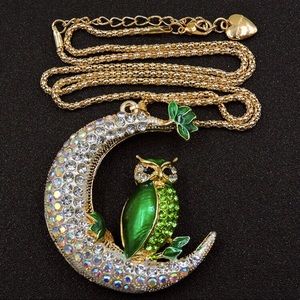 NWT Betsey Johnson Owl Moon Pendant Necklace